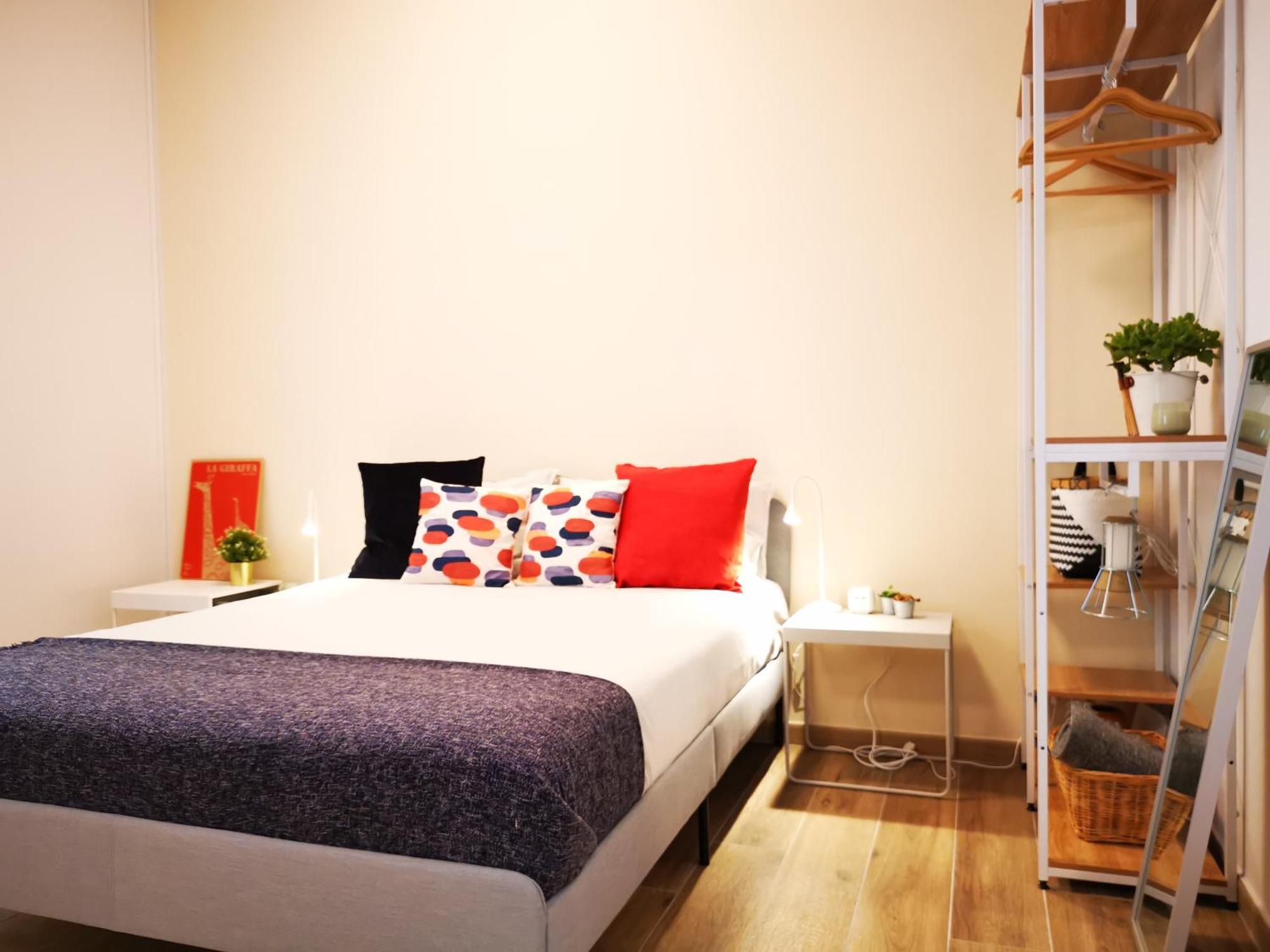 Spacious Apartment 50 Meters From The Metro Milan Room photo